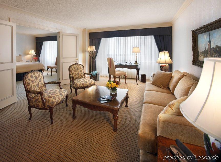 Sutton Place Hotel 토론토 객실 사진